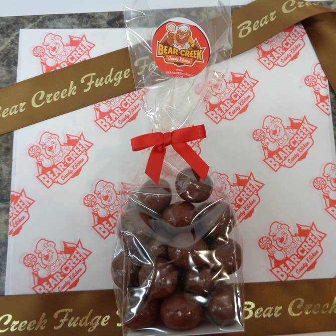🍫Milk Chocolate Macadamia Nuts🥜 1  LB Bags