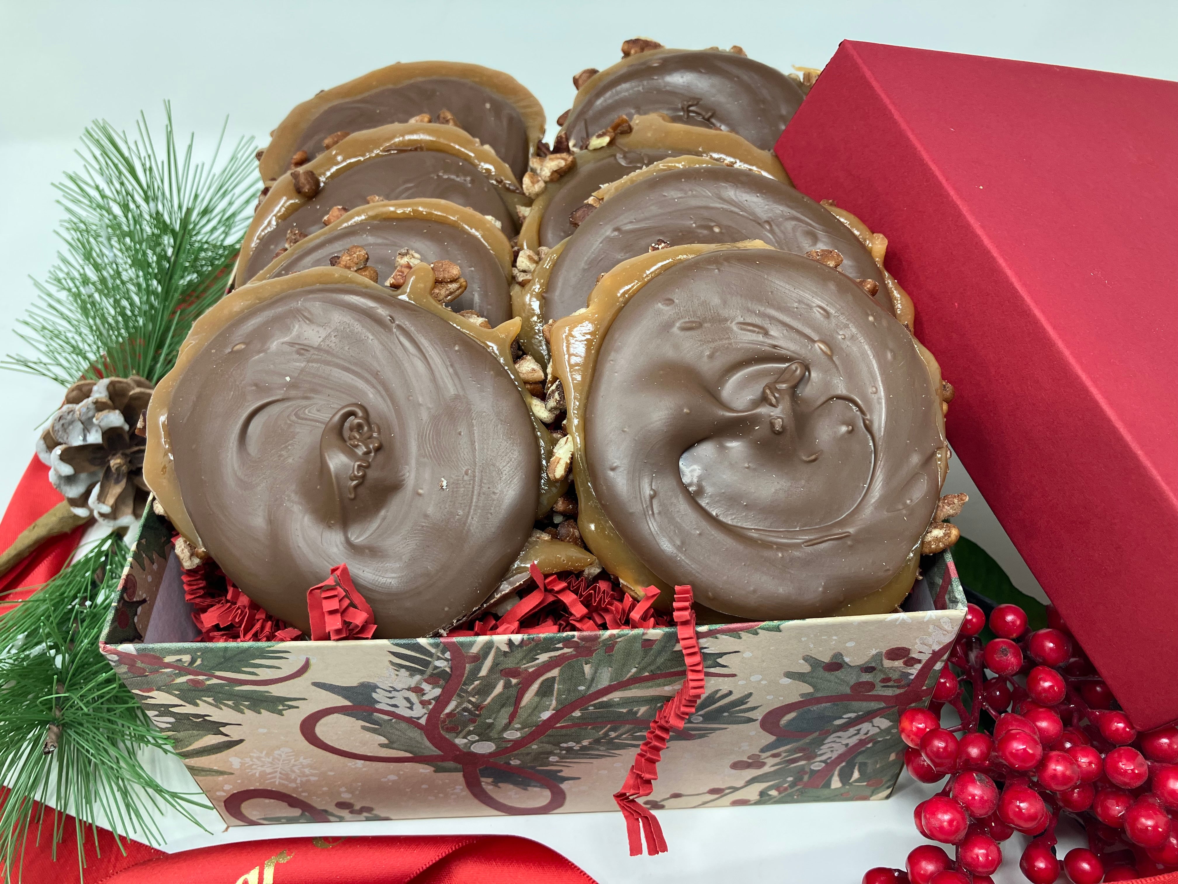 Milk Chocolate Bear Paws 8 in Holiday Tray